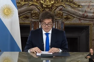 Javier Milei desafía al Congreso: "Si quieren dar marcha atrás me van a tener que sacar con los pies para adelante"