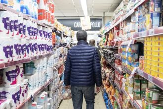 La inflación de agosto fue de un 1,9% y la interanual asciende a un 33,6%