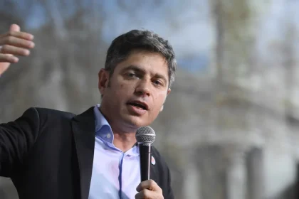 Axel Kicillof elige confrontar con Javier Milei y le envió una carta: "Su ajuste está destruyendo a la sociedad y a la industria de la Argentina"