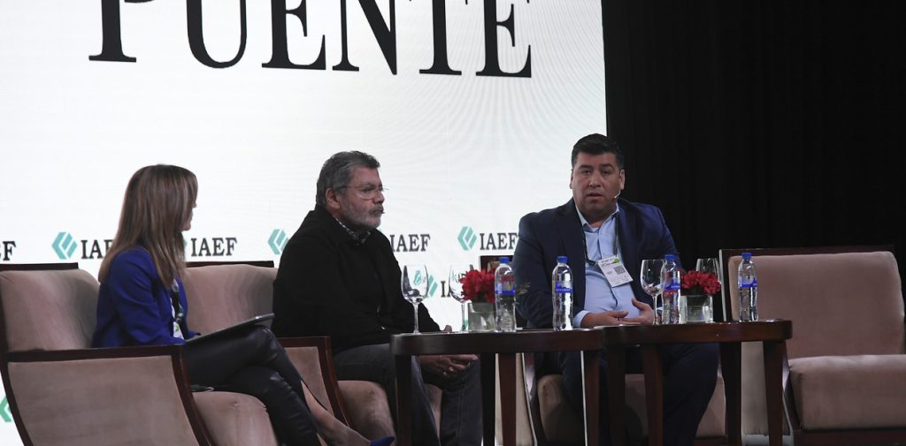 Cristian Jerónimo junto a Gerardo Martínez, titular de la UOCRA