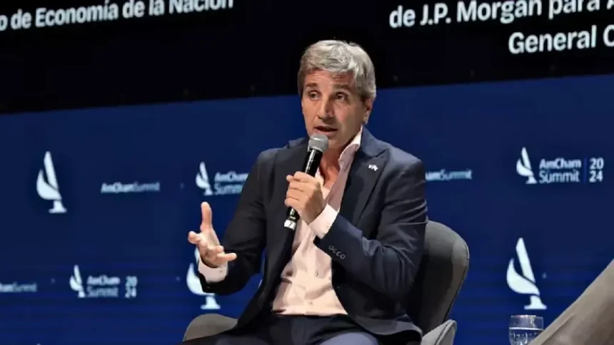 Luis Caputo admitió ante inversores que podría haber modificaciones en el esquema de bandas