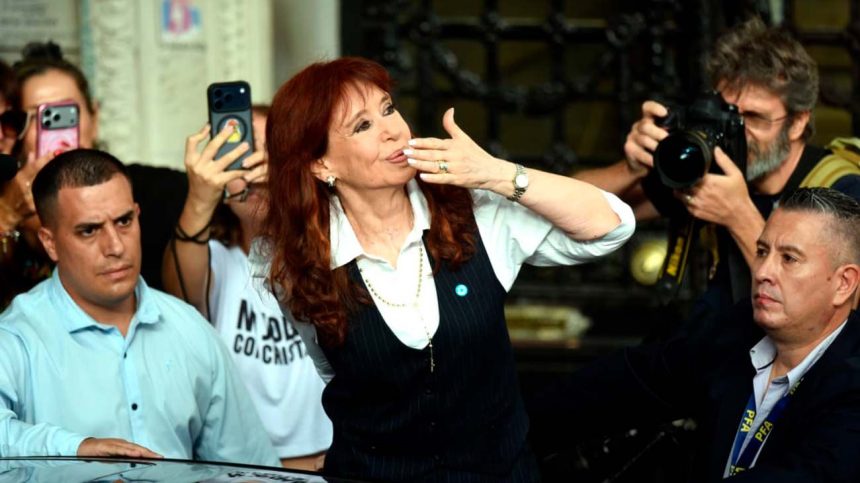 Cristina Kirchner compareció en los Tribunales de Comodoro Py por la Causa Cuadernos