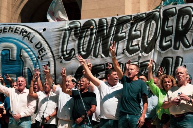 Luego de una presentación judicial por parte de la CGT, la Justicia dispuso la suspensión de 83 Artículos de la reforma laboral