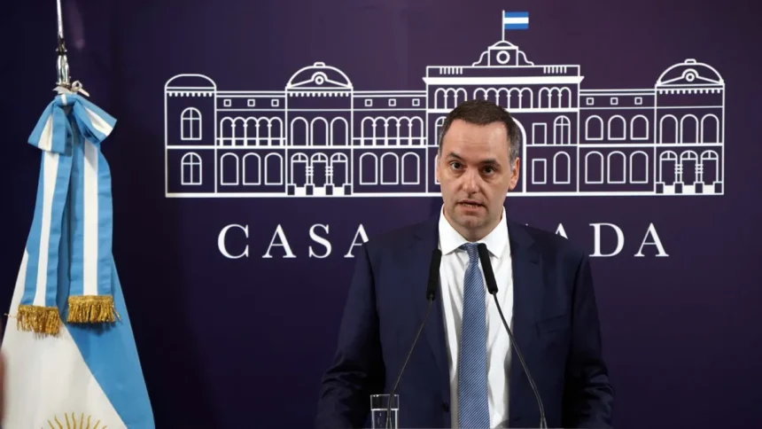 Manuel Adorni: "Con mi dinero hago lo que quiero"