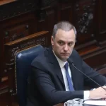 Con el apoyo de Javier Milei, el Jefe de Gabinete, Manuel Adorni se presentó en el Congreso cruzó y desafió a la oposición: "No voy a renunciar"