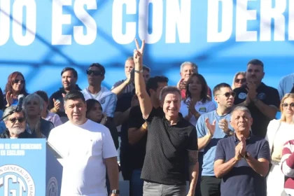 La CGT marchó por el Día del Trabajador y minimizó el pedido de un paro general: Se agudiza la interna en la central obrera