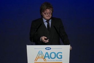 Javier Milei se burló de las personas que no llegan a fin de mes: "Si ellos dicen que no tienen plata el 20, ¿cómo viven 10 días sin comer ni beber?"